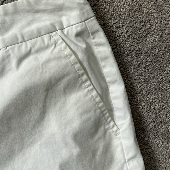 L.L. Bean 8 Regular White Shorts - Picture 5 of 10